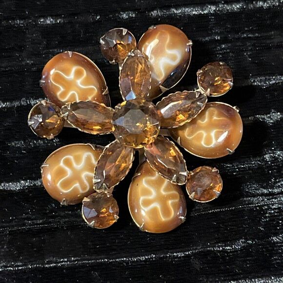 Vintage 1950s 1960s Amber Glass Stone Flower Shaped Brooch Pin MCM 1.75” - Picture 1 of 5